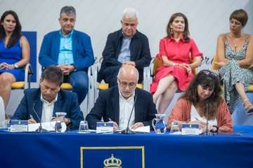 Acuerdo político entre NC, PSOE y Podemos para el Gobierno de Gran Canaria (Foto TA)